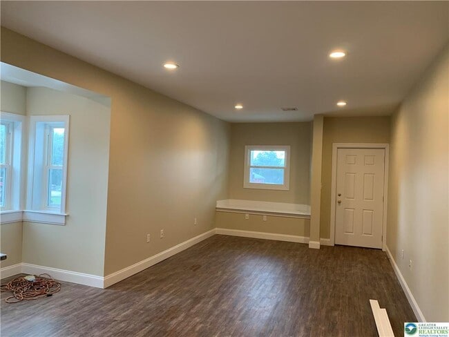 Foto del edificio - 5878 Sullivan Trail