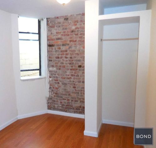 Building Photo - 254 E 3rd St