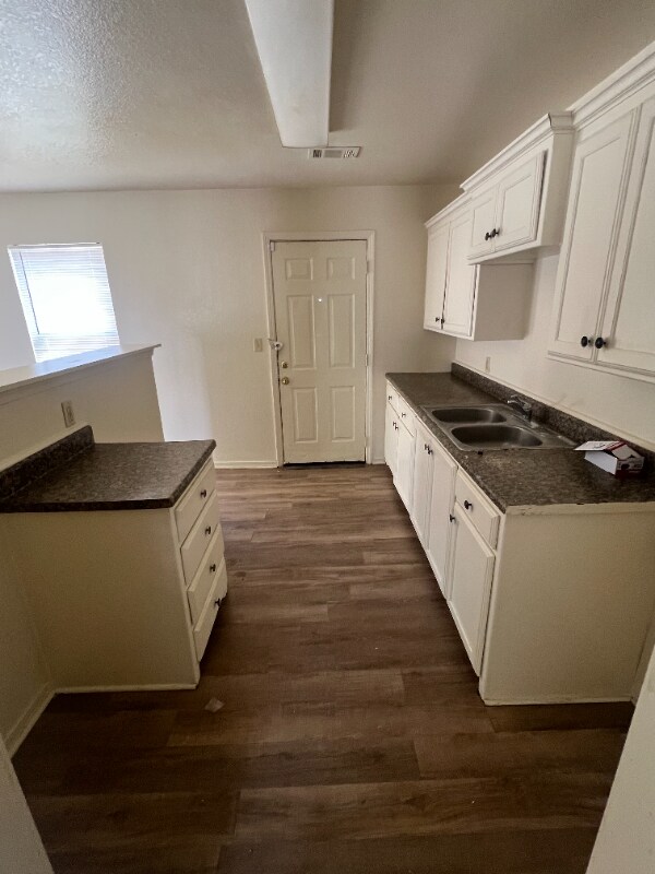 Foto del edificio - 2420 Poplar St