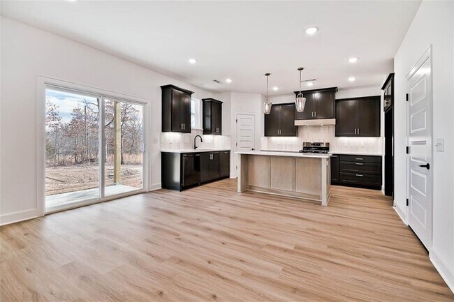 Foto del edificio - 247 Kinross Dr