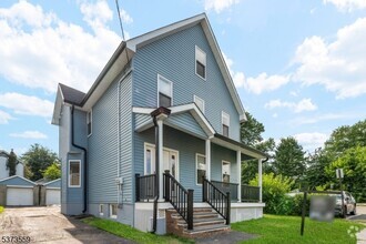 Building Photo - 65 Anderson St