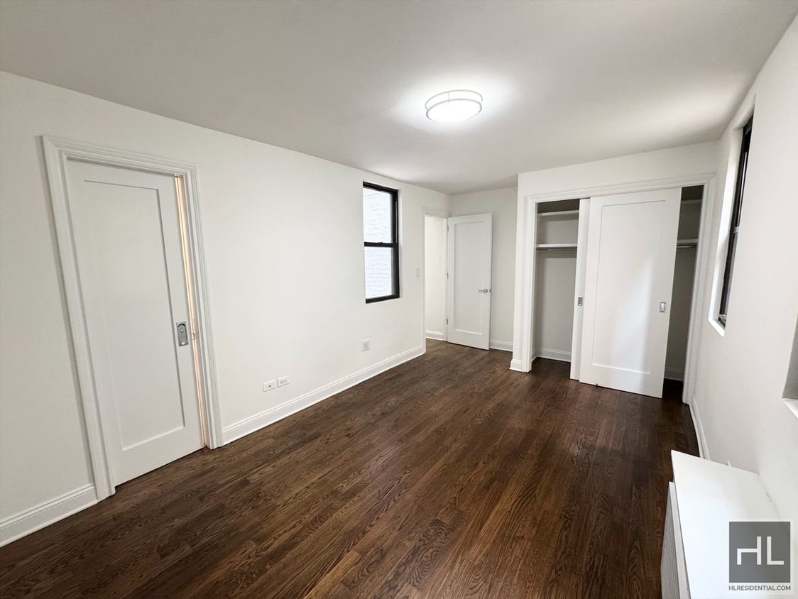 Primary Photo - EAST 72 STREET