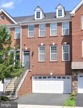 Building Photo - 43275 Mitcham Square