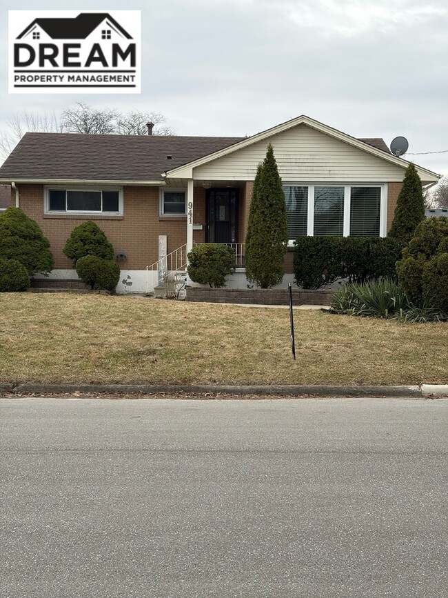 Building Photo - 941 Hickory Ave