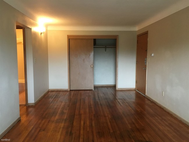 Building Photo - 2 br, 1 bath  - 1621 Saint Anthony Ave 5