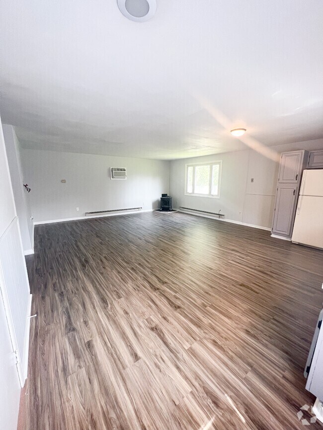 Building Photo - 507 S Bay Rd