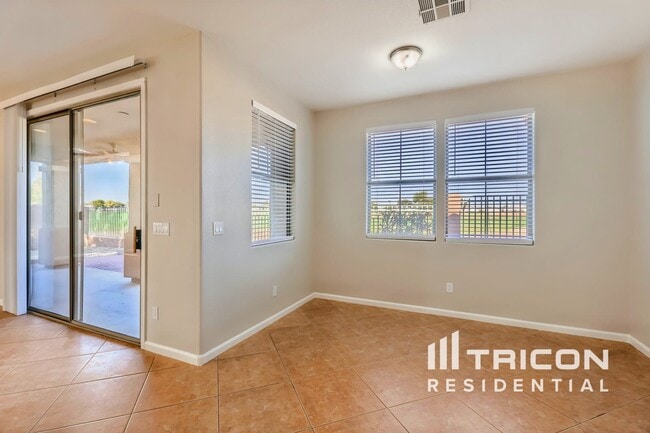 Building Photo - 13574 W Cypress St