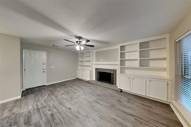 Building Photo - 9530 Cabin Creek Dr