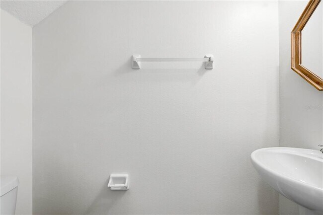 Foto del edificio - 1253 Honey Blossom Dr