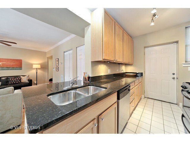 Building Photo - 3450 N Janssen Ave