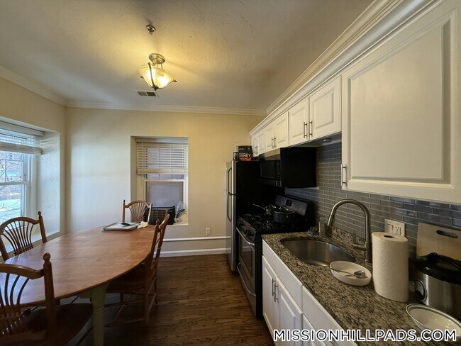 Building Photo - 712 Shawmut Ave