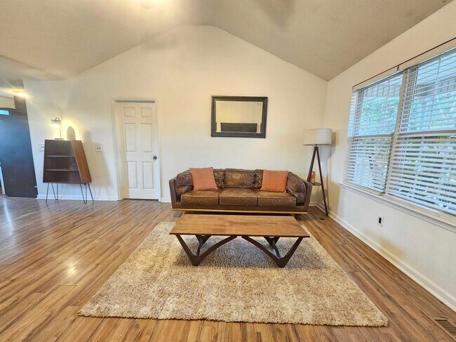 Foto del edificio - 4797 E Richmond Shop Rd