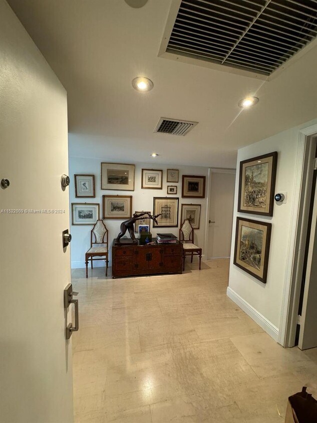 Primary Photo - 155 Ocean Ln Dr