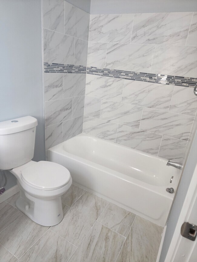 Bathroom 1 & 2 - 15 Sackett St