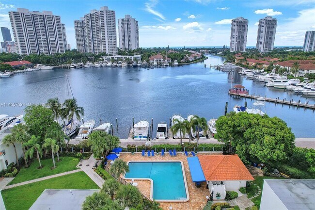 Foto del edificio - 3545 Magellan Cir
