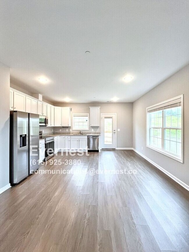 Foto del edificio - 4-Bedroom, 2-Bathroom Home in a Convenient...