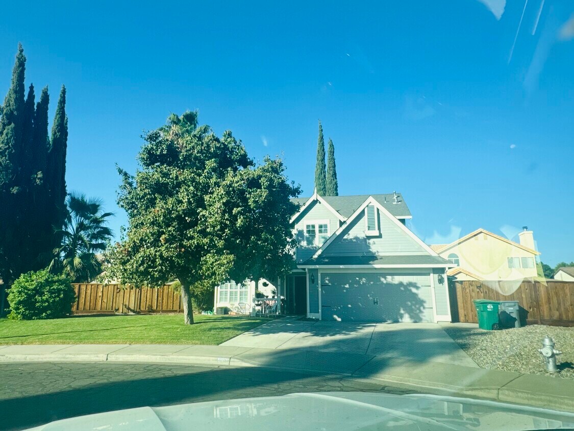 Foto principal - 1862 Clemson Ct