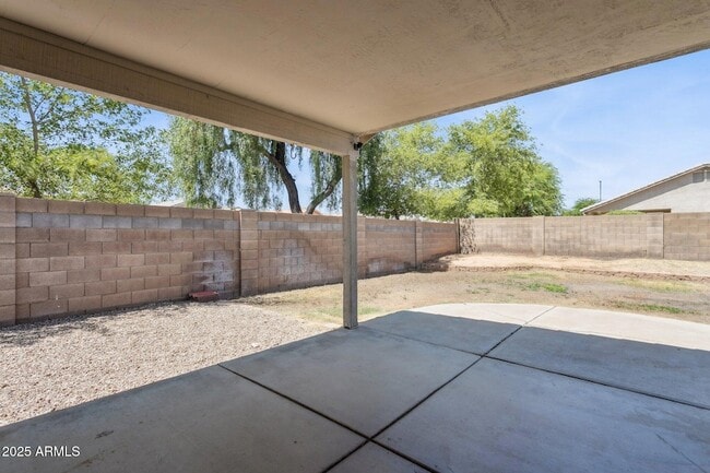 Building Photo - 1556 N Rockwell Ct