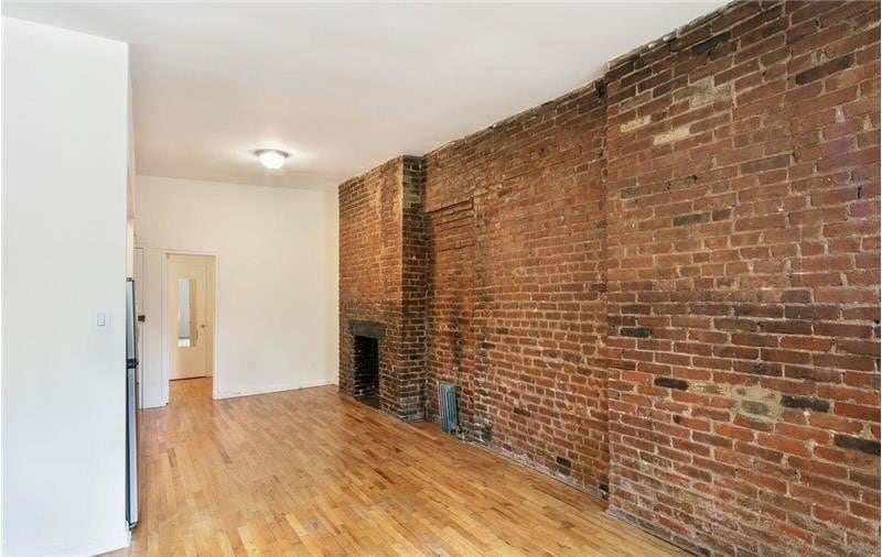 Building Photo - 145 Sullivan St