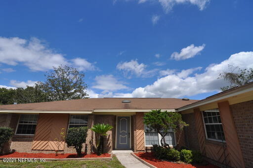Primary Photo - 11131 Oak Ridge Dr S