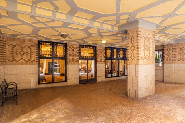 Building Photo - The Clebourne