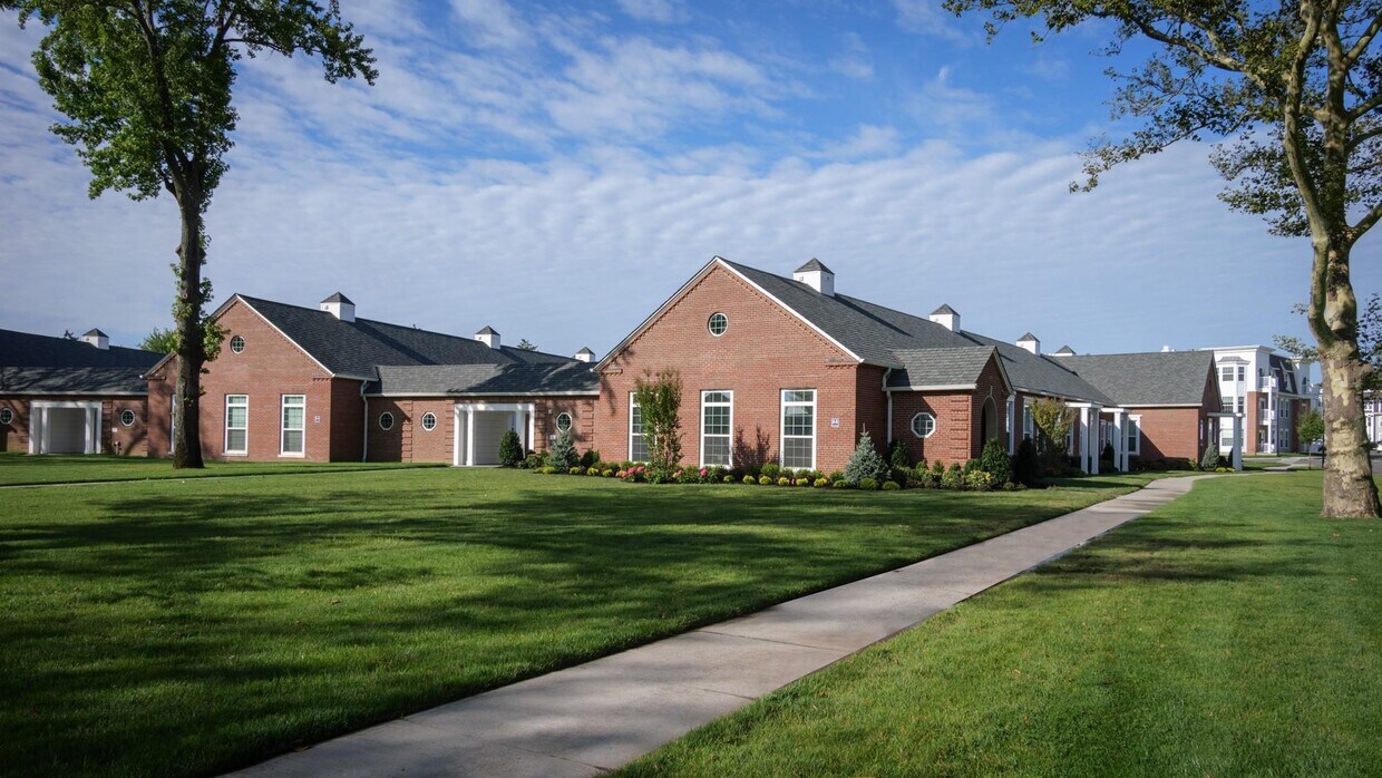 Building Photo - 75 Circle Dr