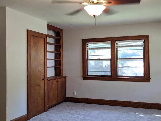 Building Photo - 2315 Hecker Ave