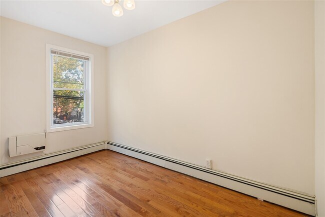 Foto del edificio - 227 7th St