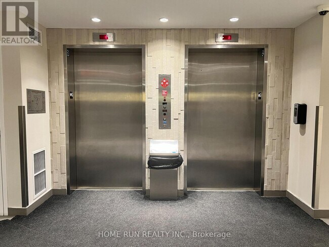 Photo du bâtiment - 300C Lett St