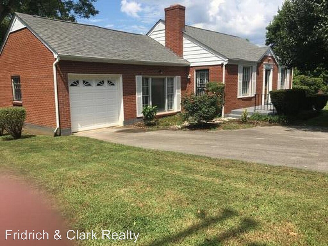 Foto principal - 3 br, 2 bath House - 5600 Vine Ridge Dr
