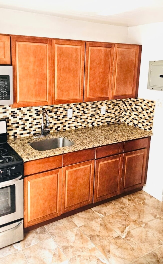 Building Photo - 5 Millers Ln