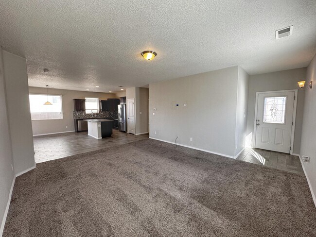 Foto del edificio - 6732 Oro Valley Rd NW