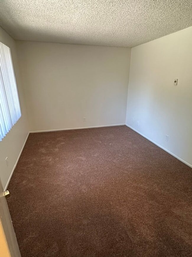 Foto del edificio - $300 MOVE-IN BONUS! 2 BEDROOM MARINA VILLAGE TOWNHOUSE IN PORT HUENEME