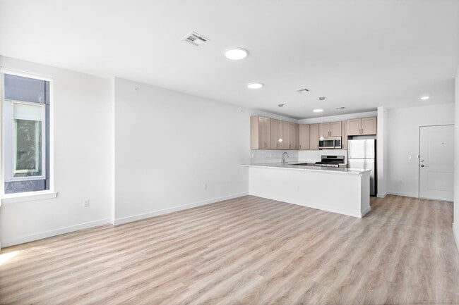 Building Photo - 306 Bergen Ave