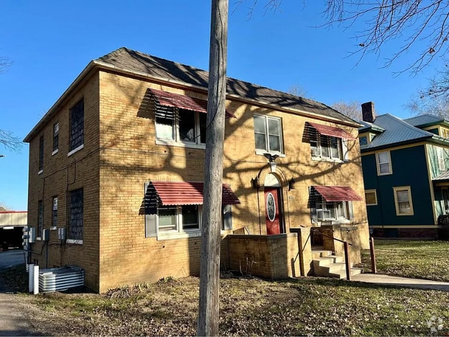 Building Photo - 1410 7th St