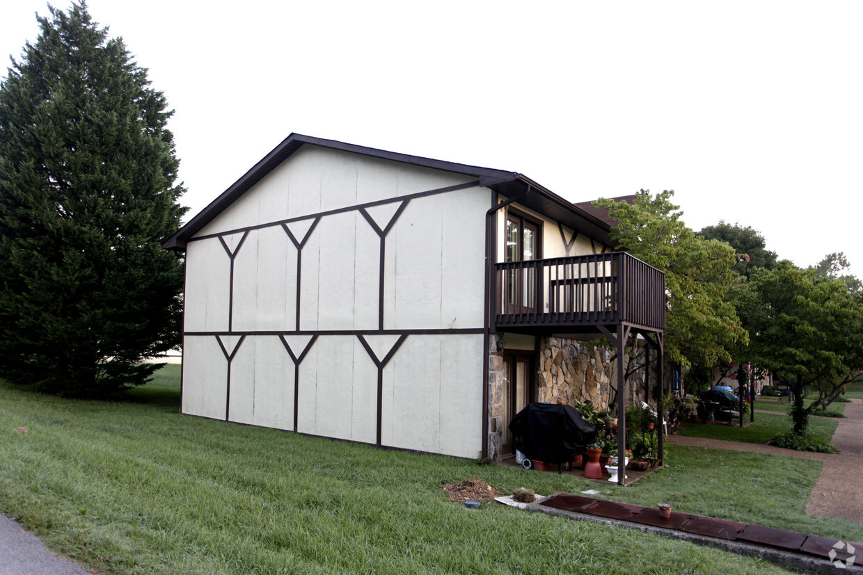 Building Photo - Chestnut Commons