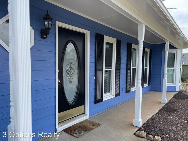 Building Photo - 4 br, 2.5 bath House - 3090 Oak Grove Rd