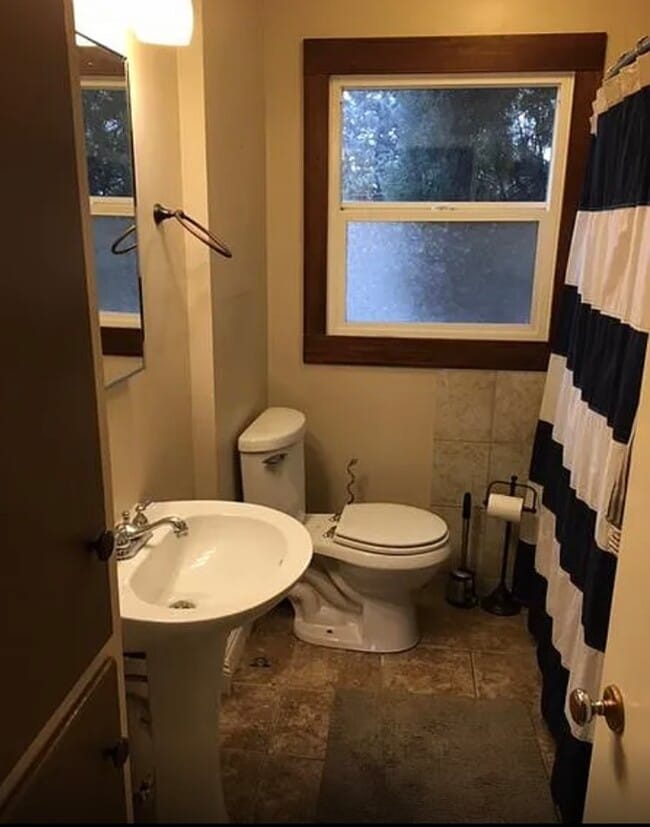 Upstairs bathroom - 95 Harvard St