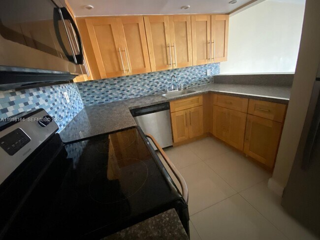 Foto del edificio - 6970 NW 186th St