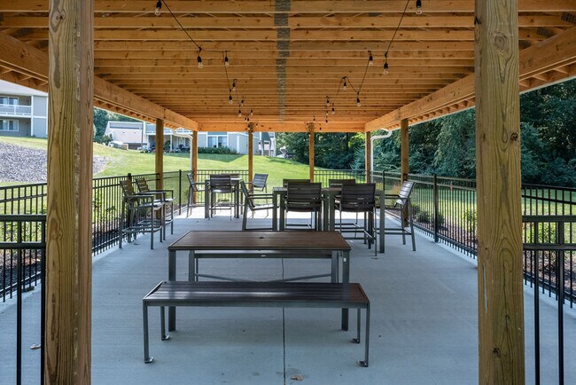 Foto del edificio - Eagle Creek Apartments