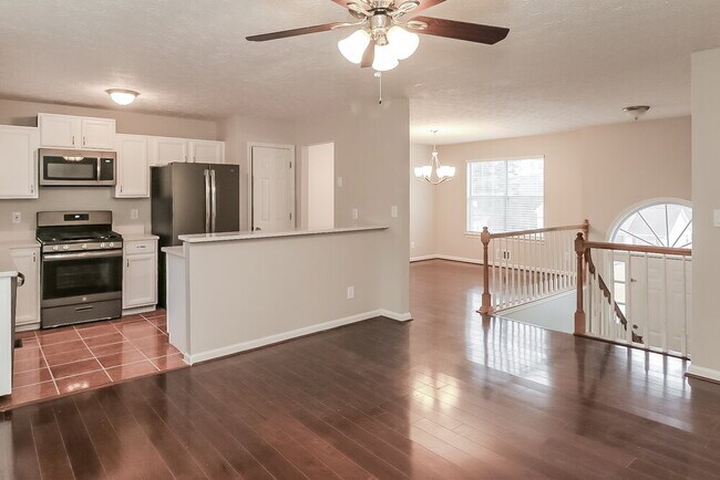 Building Photo - 691 River Valley Dr