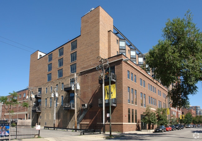 Building Photo - The Daily News Building