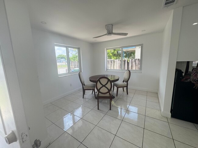 Foto del edificio - 4847 NW 23rd Ave