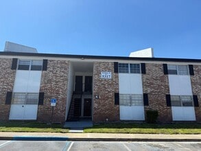 Building Photo - 5317 Curry Ford Rd