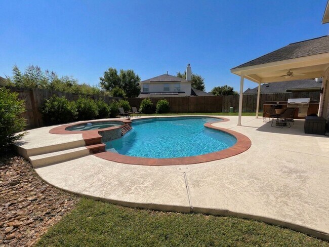 Foto del edificio - 2409 Deerwood Ct