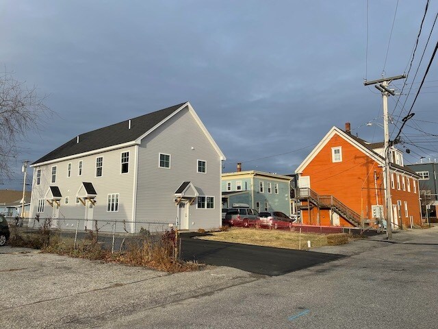 Primary Photo - 43 D St