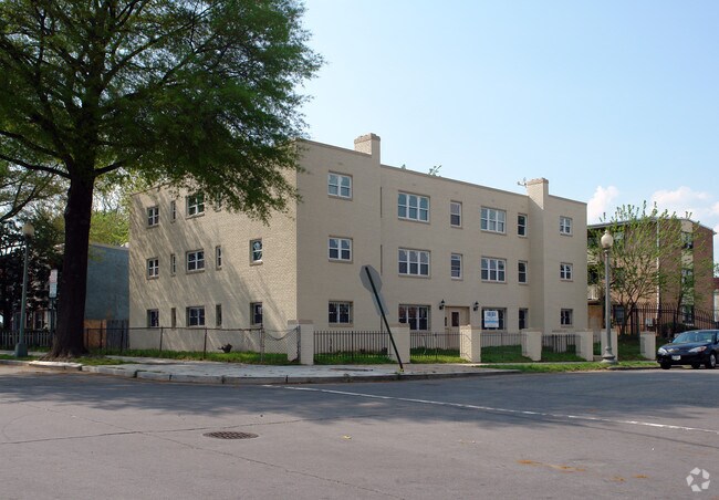 Foto del edificio - 1023 14th St SE