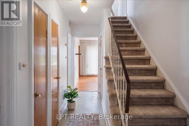 Building Photo - 1745 Ortona Ave