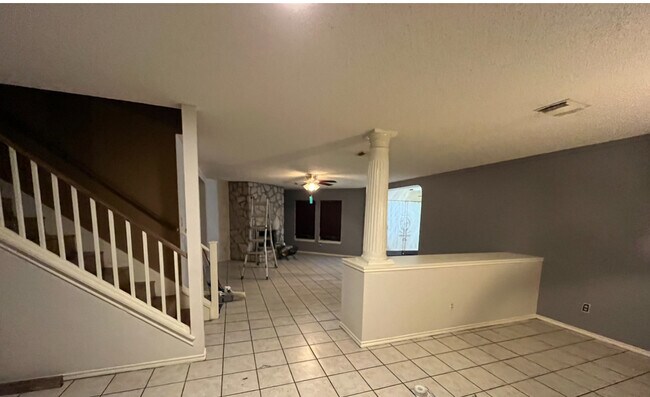 Building Photo - 15931 Colton Well