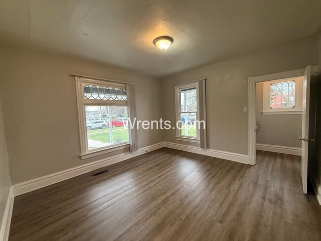 Foto del edificio - 301 E Nora Ave